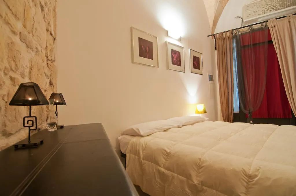 לצ'ה Tito Schipa B&B דירה